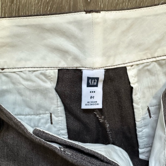 New GAP Gray Bermuda Shorts Modern Slim Fit - Picture 4 of 4